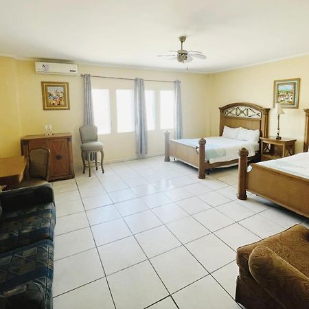 Hotel Carnaval La Ceiba Bagian luar foto