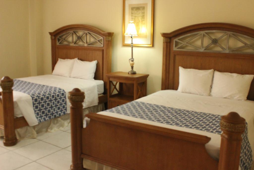 Hotel Carnaval La Ceiba Ruang foto