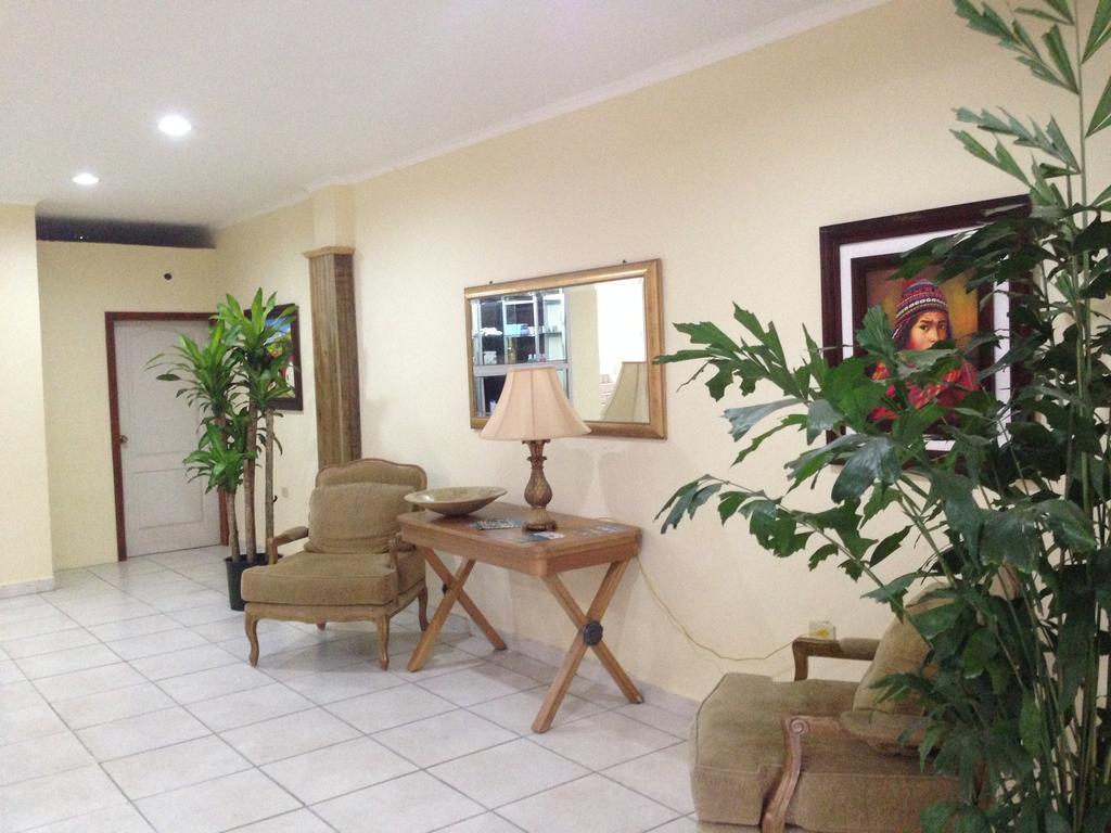 Hotel Carnaval La Ceiba Bagian luar foto